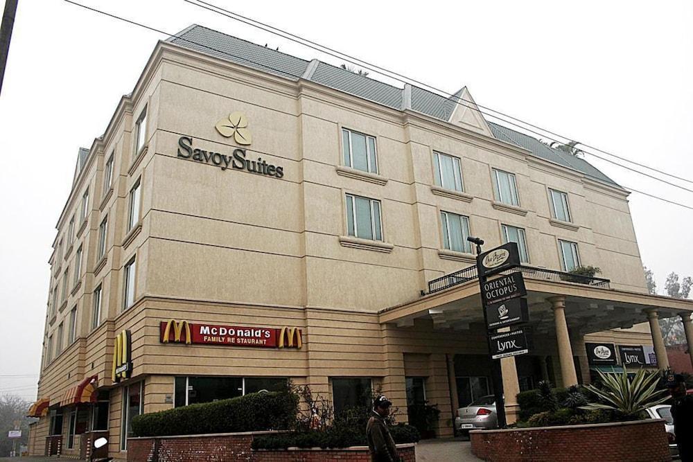 Savoy Suites Noida Exteriér fotografie