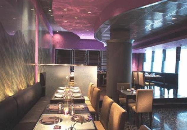 Savoy Suites Noida Restaurace fotografie