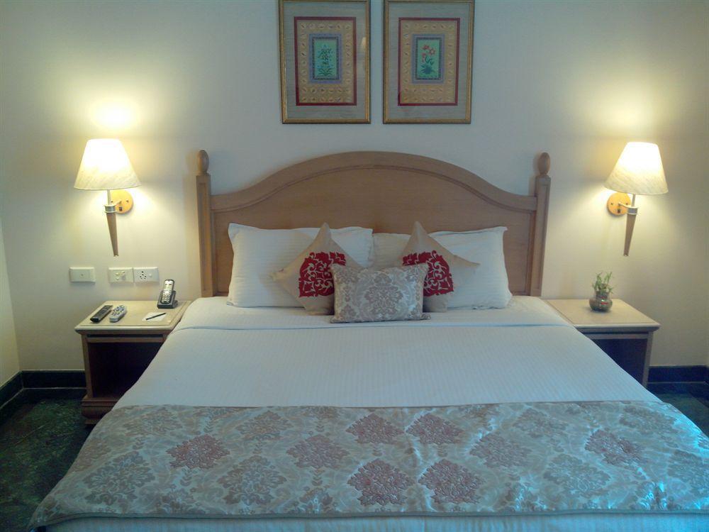 Savoy Suites Noida Exteriér fotografie