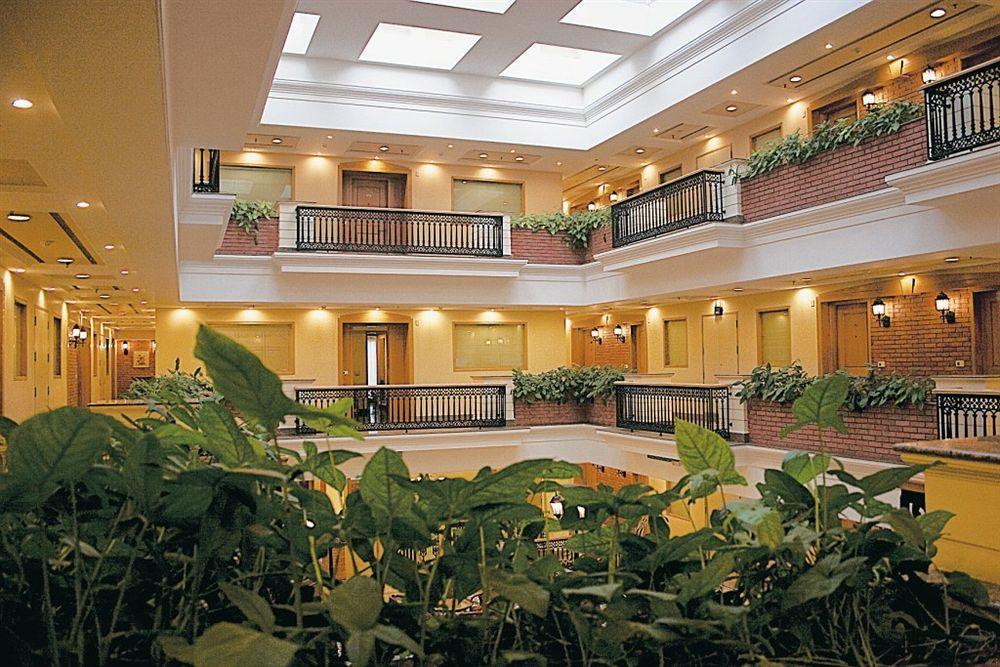 Savoy Suites Noida Exteriér fotografie