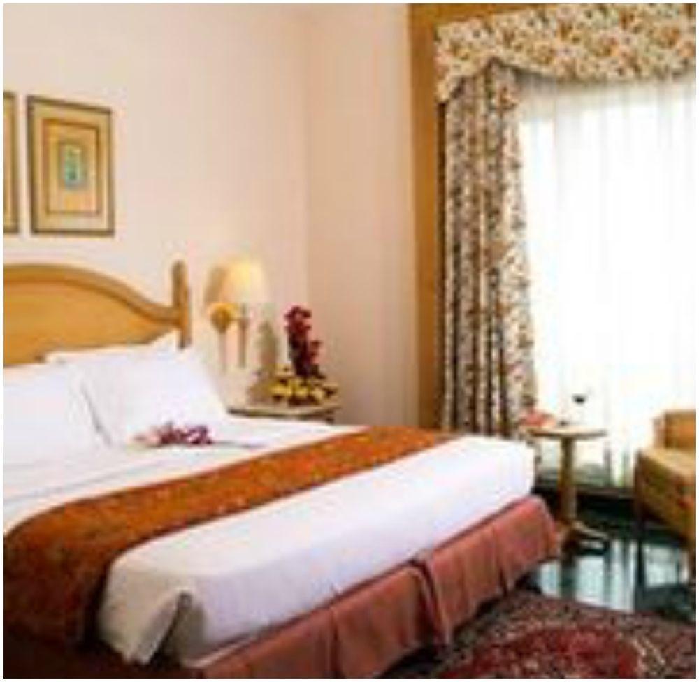 Savoy Suites Noida Exteriér fotografie