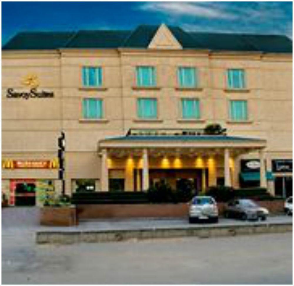 Savoy Suites Noida Exteriér fotografie